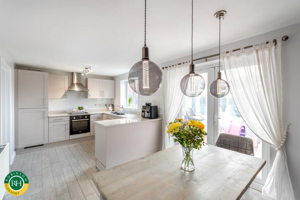 kitchen/dining room