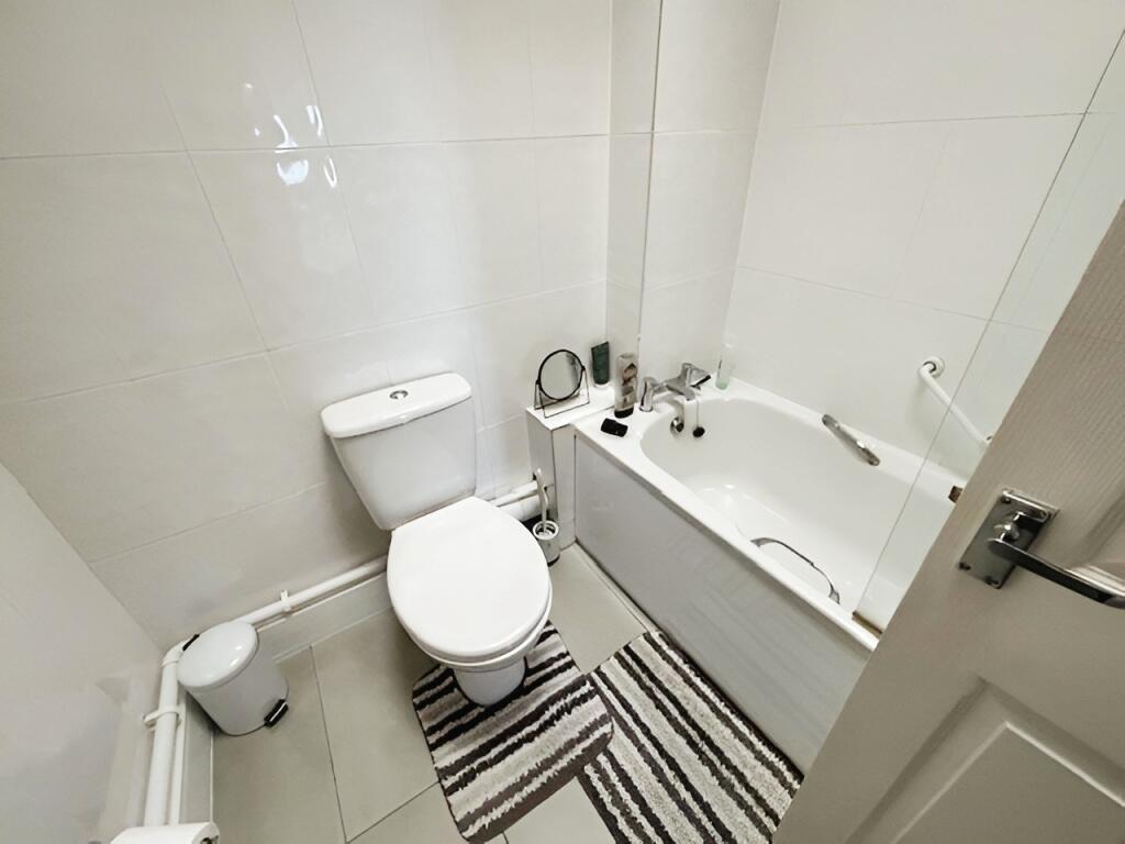 c62c445ebathroom