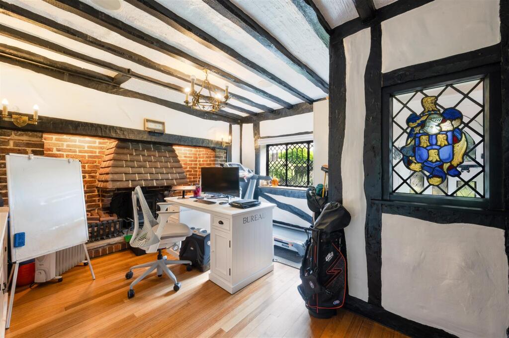 APPLE TREE COTTAGE  (16).jpg