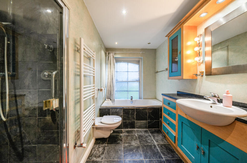 1389038-4-693a979...