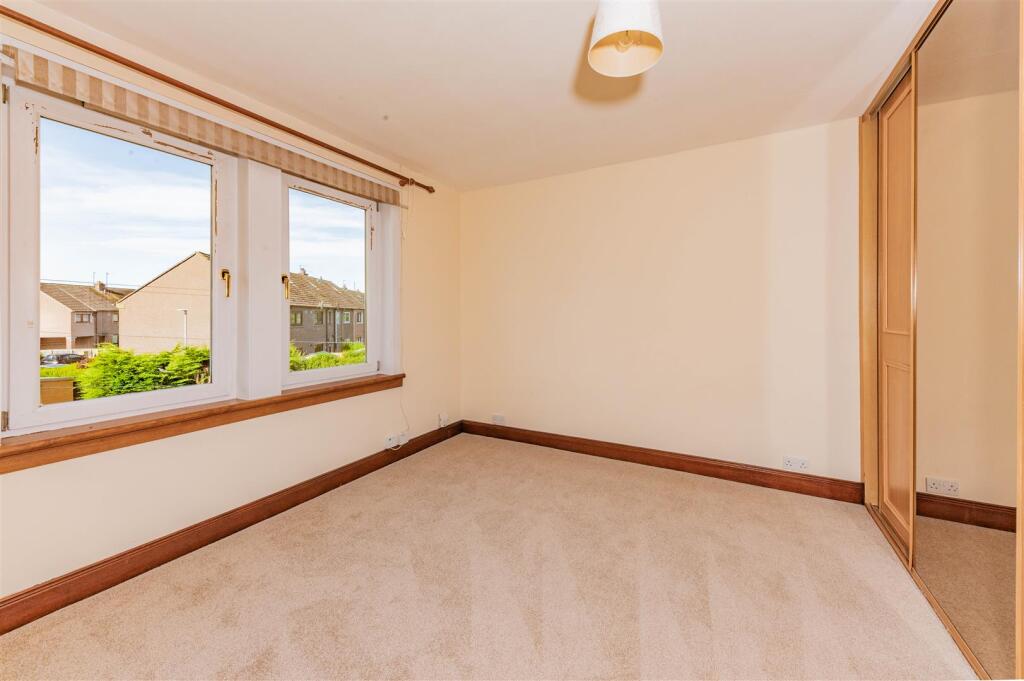 20 North Bank Street Monifieth-2.JPG