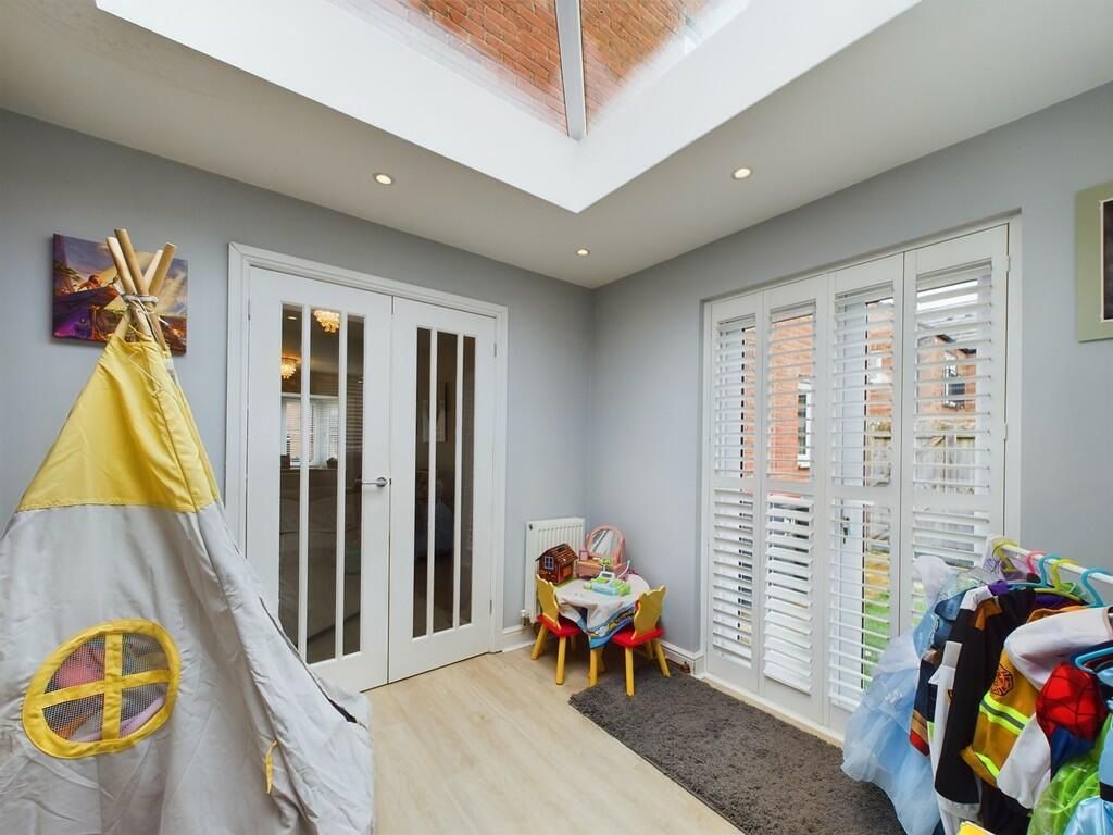 CAM02854G0-PR0121...