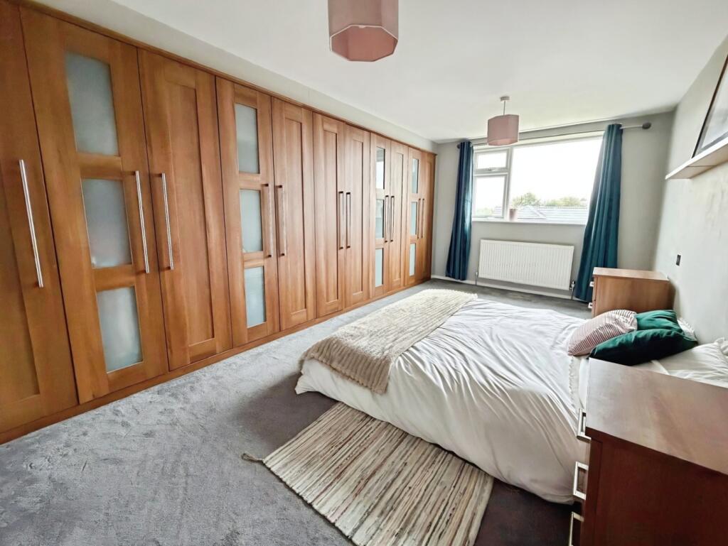 pbox-bedroom-351382.jpeg
