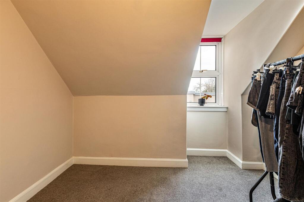 2 Alpine Crescent Thornhill 34.JPG
