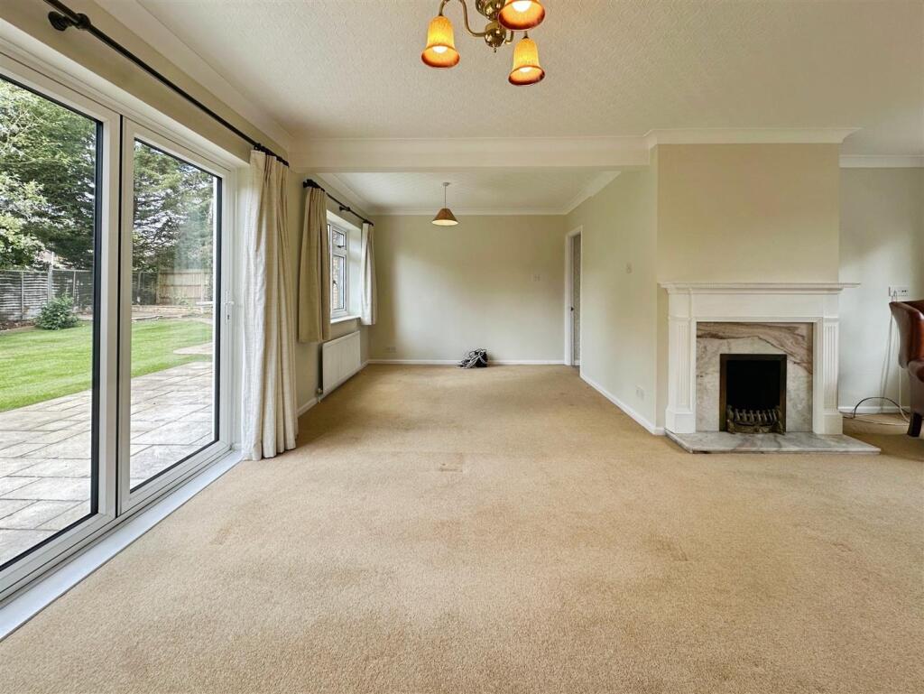 9750ede3--4122-933C-18BF616EA1F7-12315-00000376E93