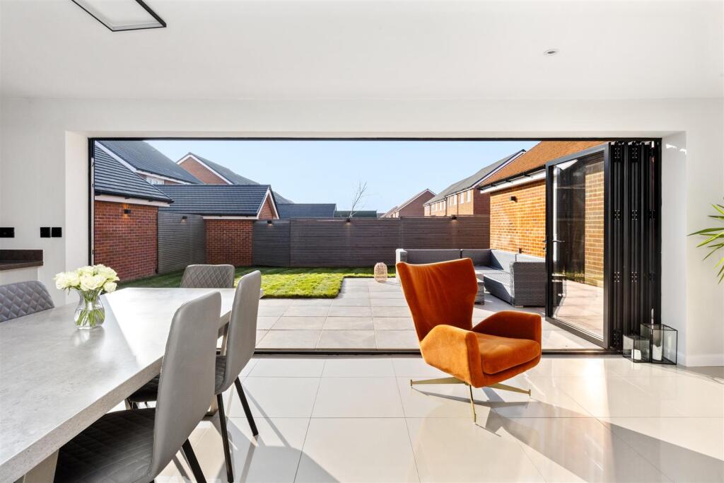 Geranium Drive, 27-019.jpg