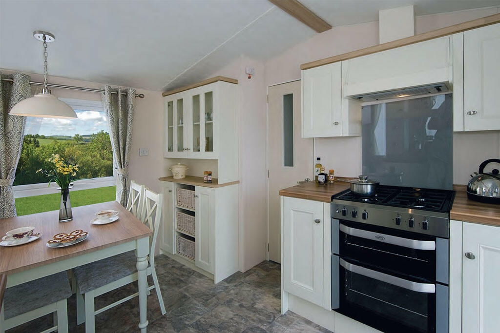 Kitchen / Dining ...