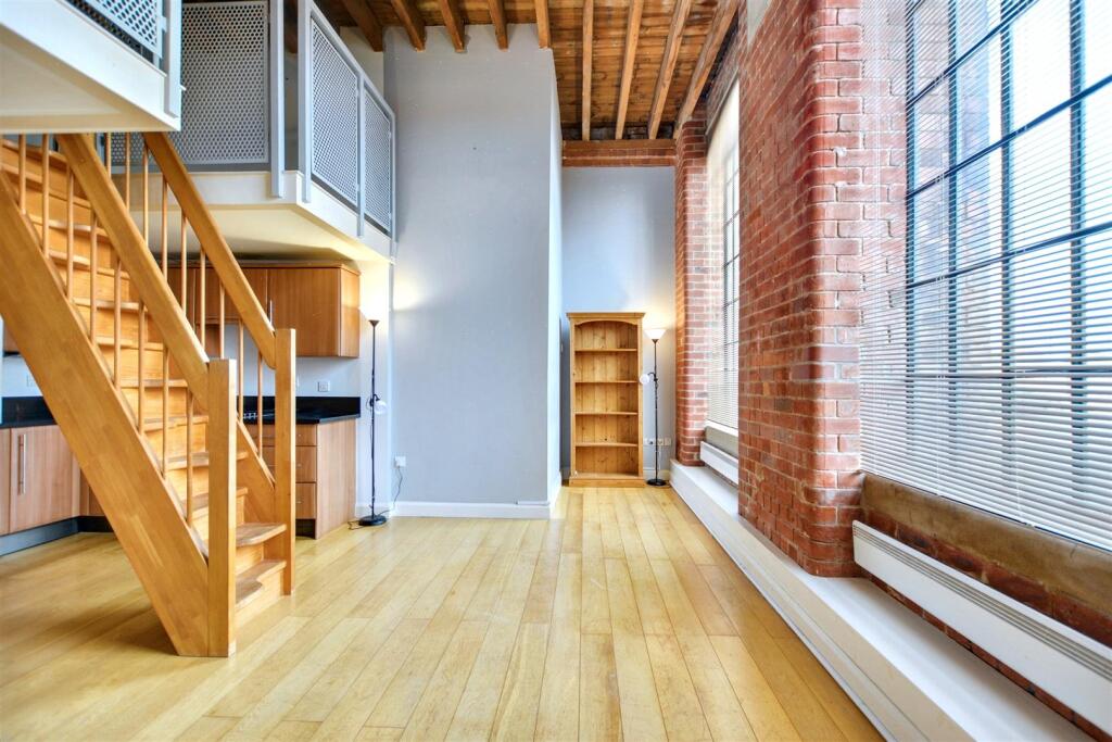 Lounge Kitchen_2.jpeg