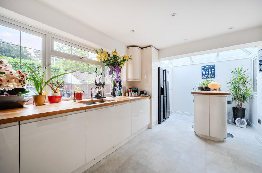 1344950-7-68b0878...