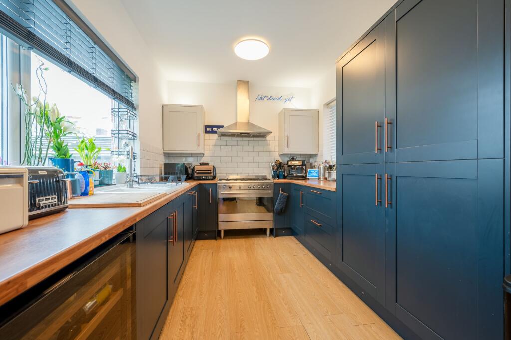 KITCHEN AND LOUNGE