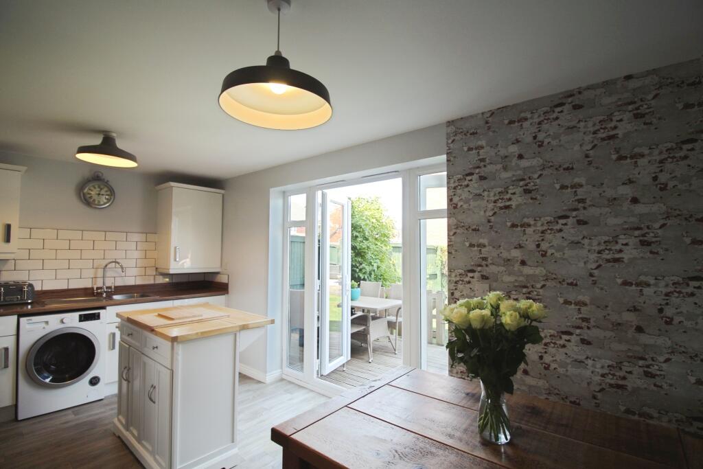 Kitchen Dining Area