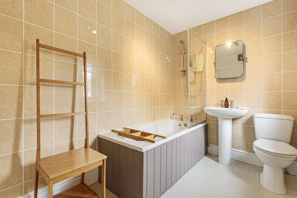 Brent Top Bathroo...