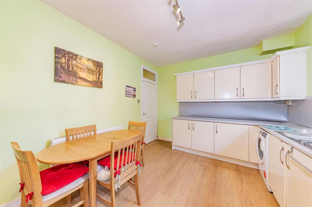 20 Caldrum Street Dundee-7.JPG