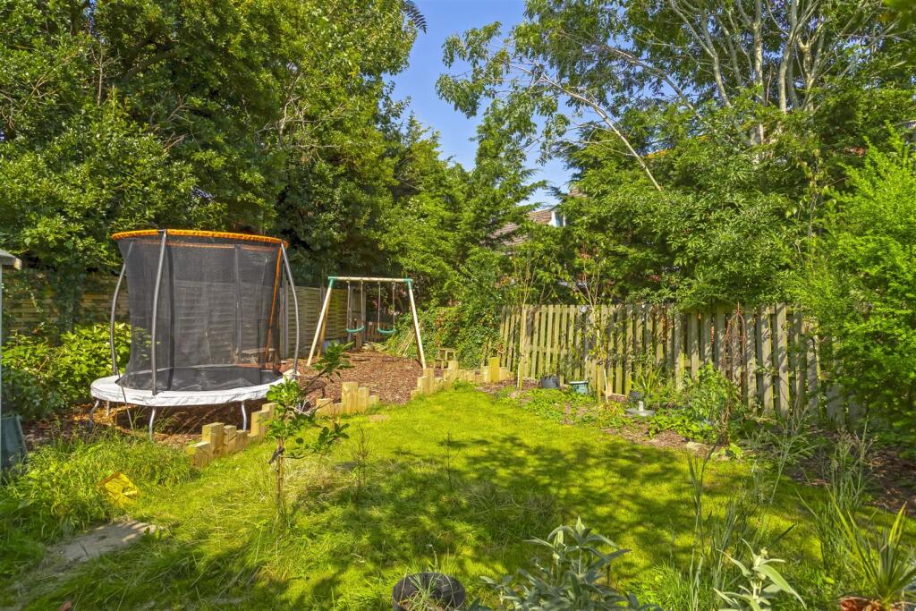 3 Ryecroft Gardens_19.JPG