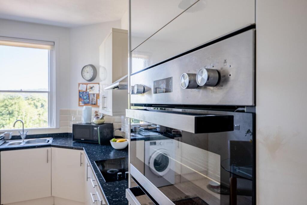 Flat 4 78 Lower Oldfield Park BA2 3HP-12.jpg