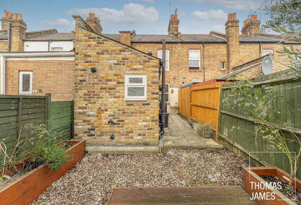 Morley Avenue, Landscaped garden