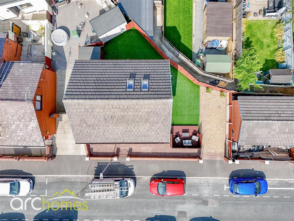 dji_fly_20250815_143336_0710_1755269393121_photo.j