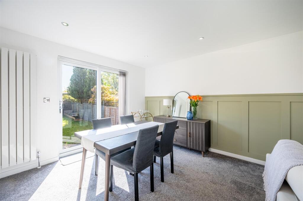 Living room, Dining (5).jpg