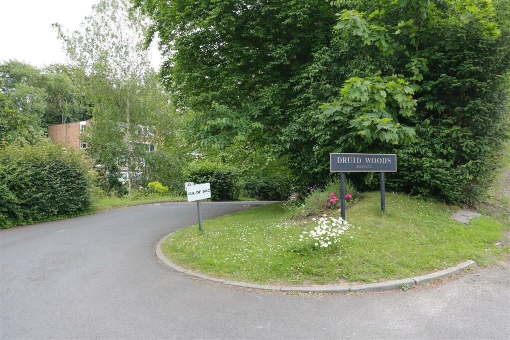 12 Druid Woods 27.JPG