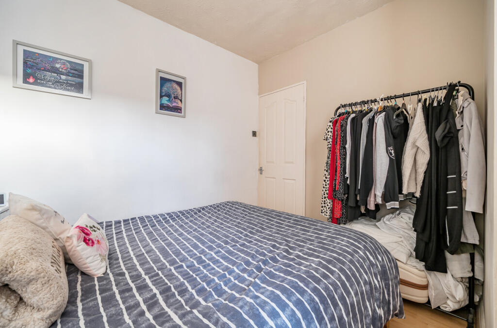 1369302-6-68f66b2...