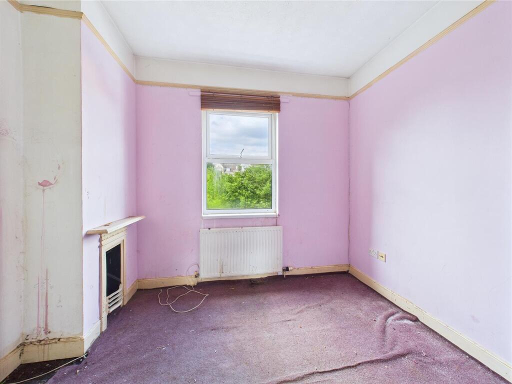 6 - Bed Victorian Terrace.jpg
