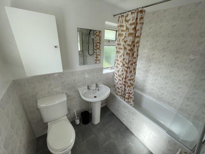 crown-gardens-ct2-8lq-967108
