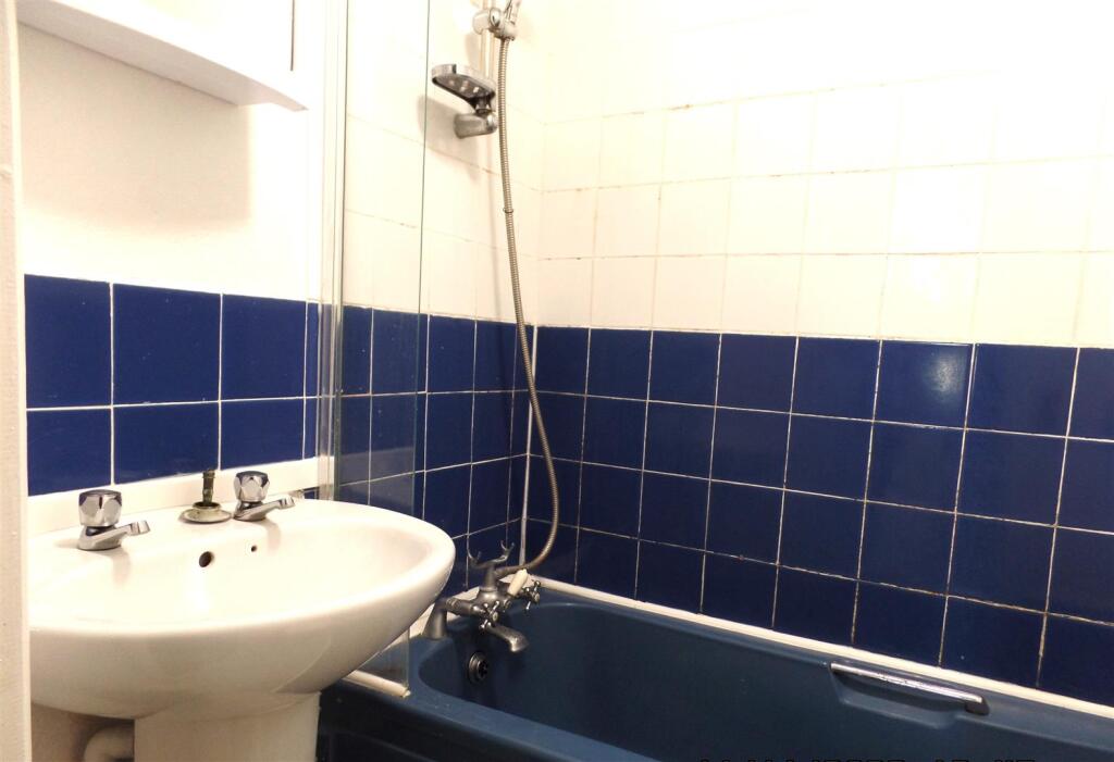 alt bath.JPG
