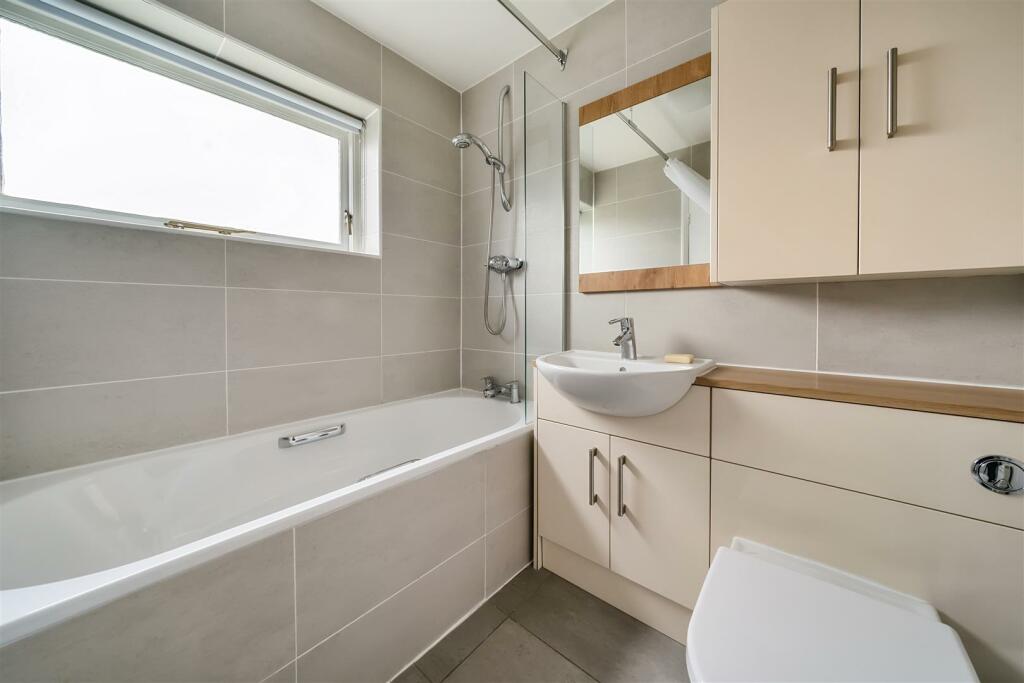 19 Manor Close, Roade