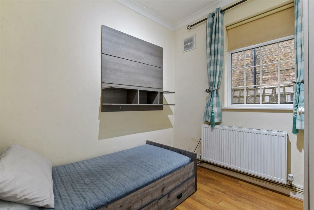 04-44a3GCWT - GFF 37 Lushington Road - Bedroom 4 -
