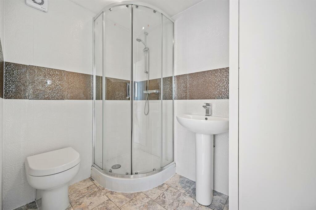 Shower Room.jpg