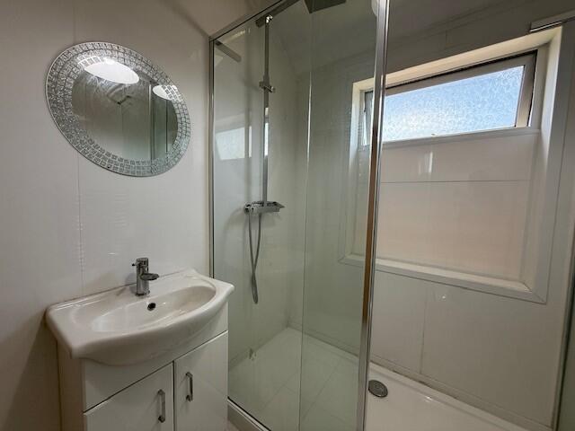 Heaton Road Shower