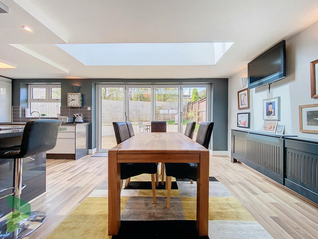 Open Plan Dining ...