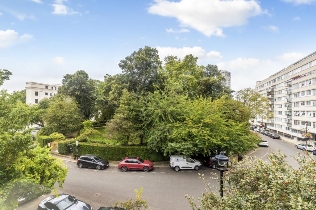 Sussex Square 8 -...