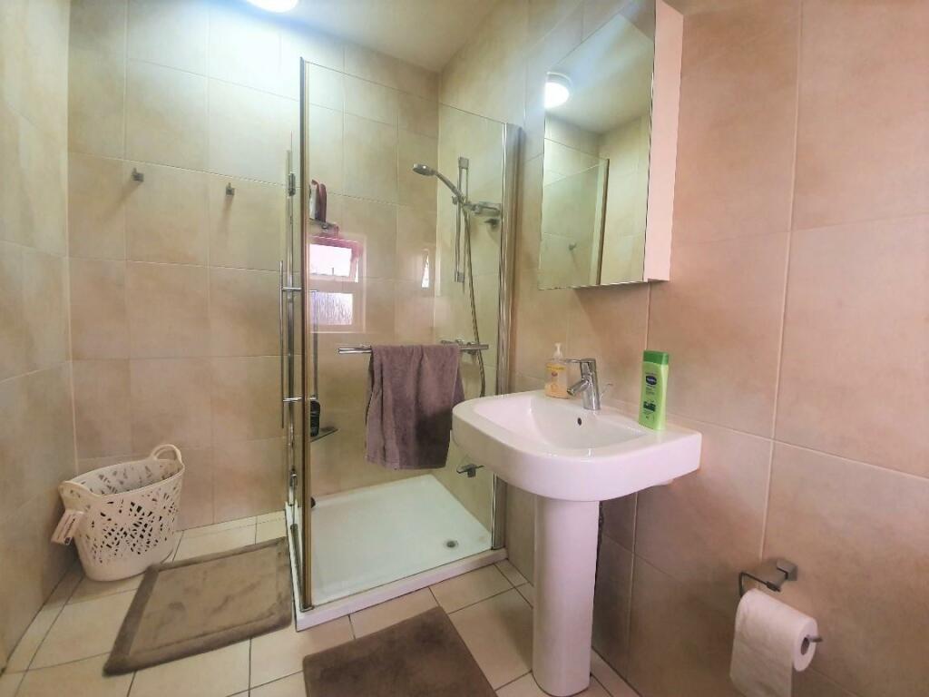 Davenport Road, Earlsdon - Ensuite 2