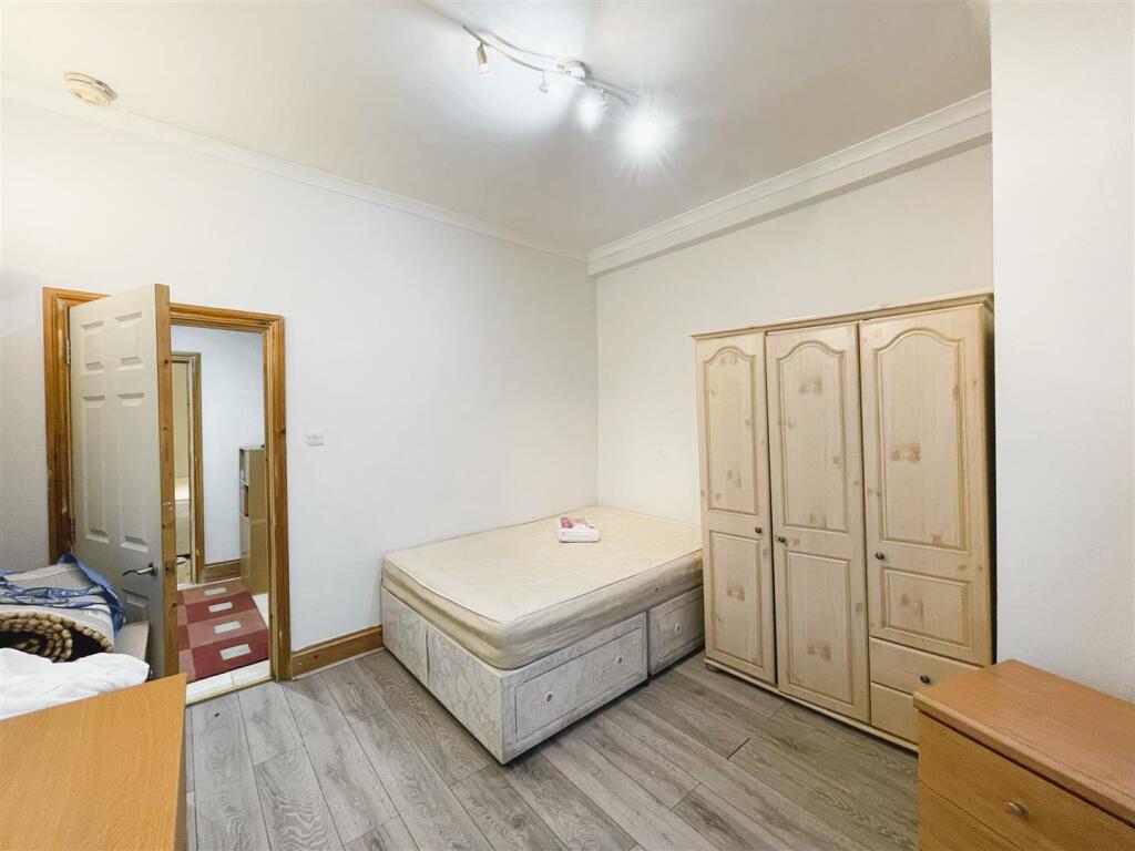 Bed 3.jpeg