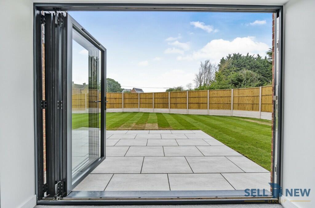 Bi fold onto patio 