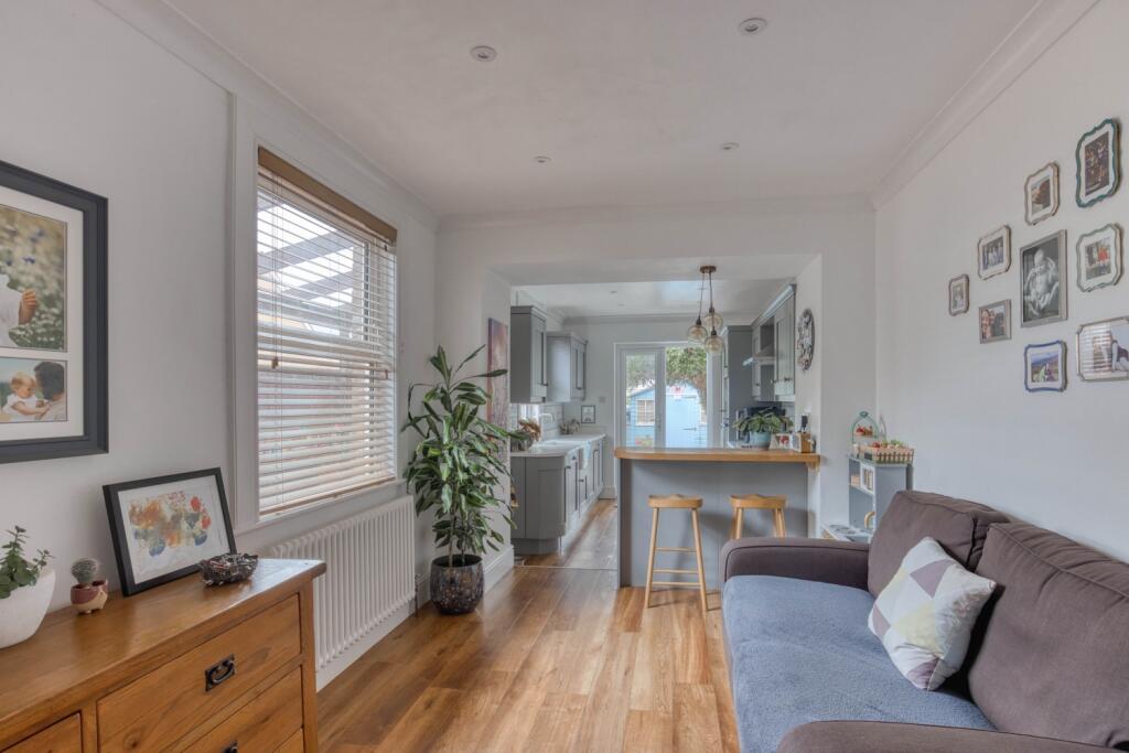 Ewemove Taunton Greenway Av (7)