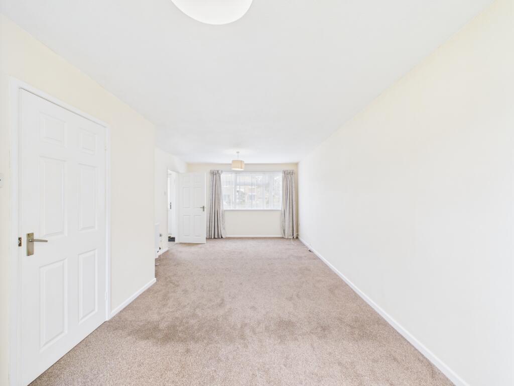 CAM02023G0-PR0142-STILL001