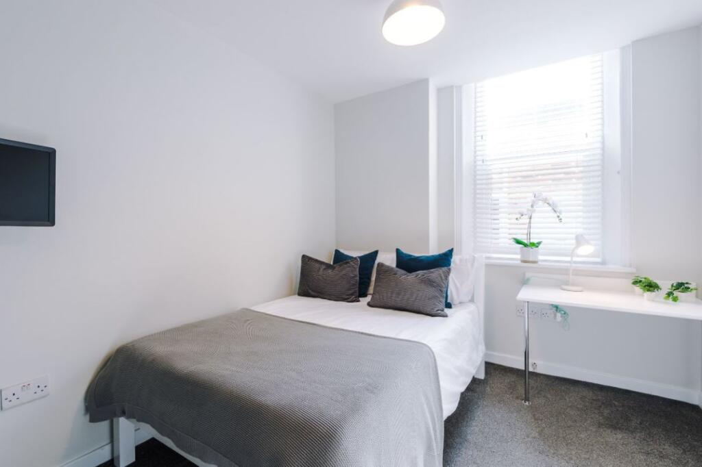 51ST - Bedroom 2