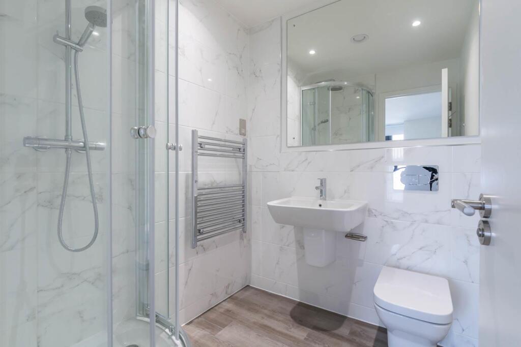 Ensuite shower room