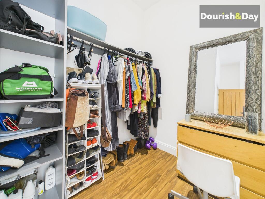 Walk In Wardrobe (Bedroom One)