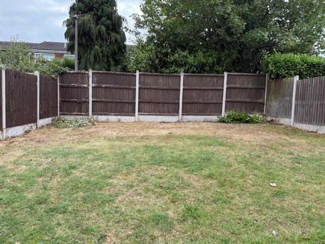 4 Elkstone Close Garden.jpg