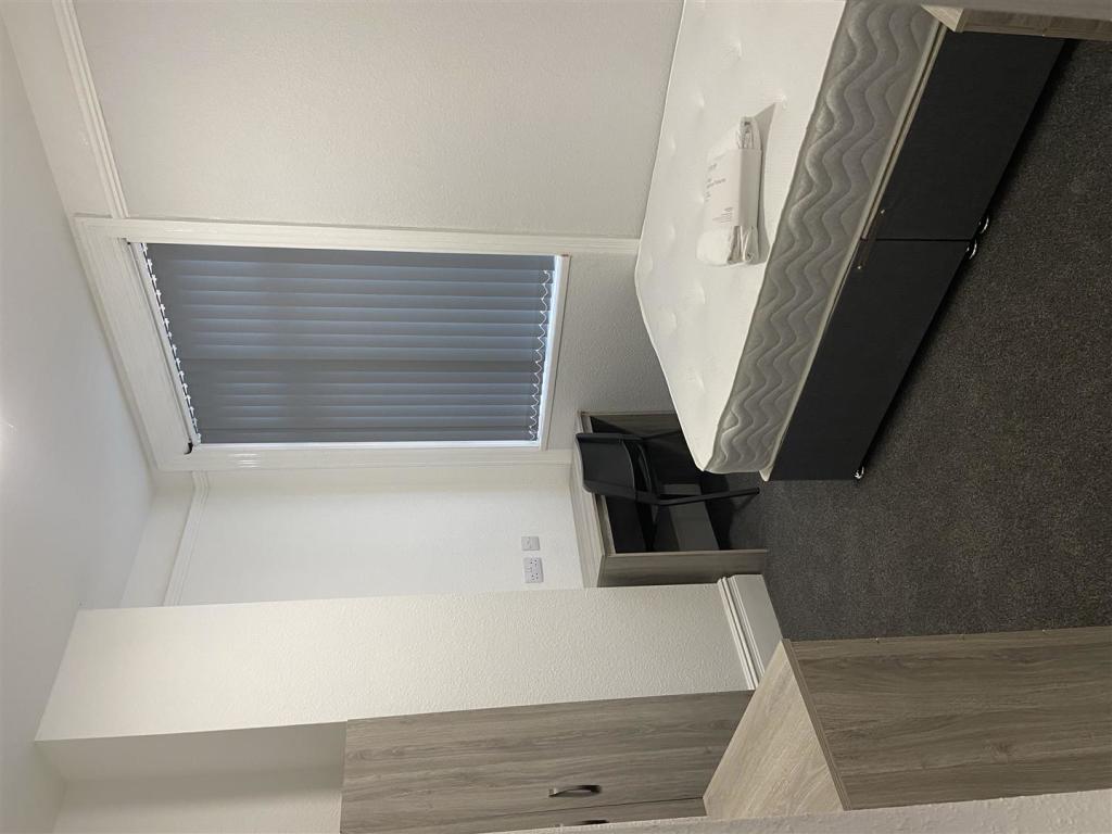 Bedroom 2.3.JPG