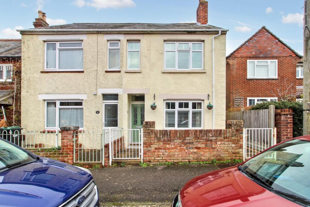 Middle Road, Lymington, SO41