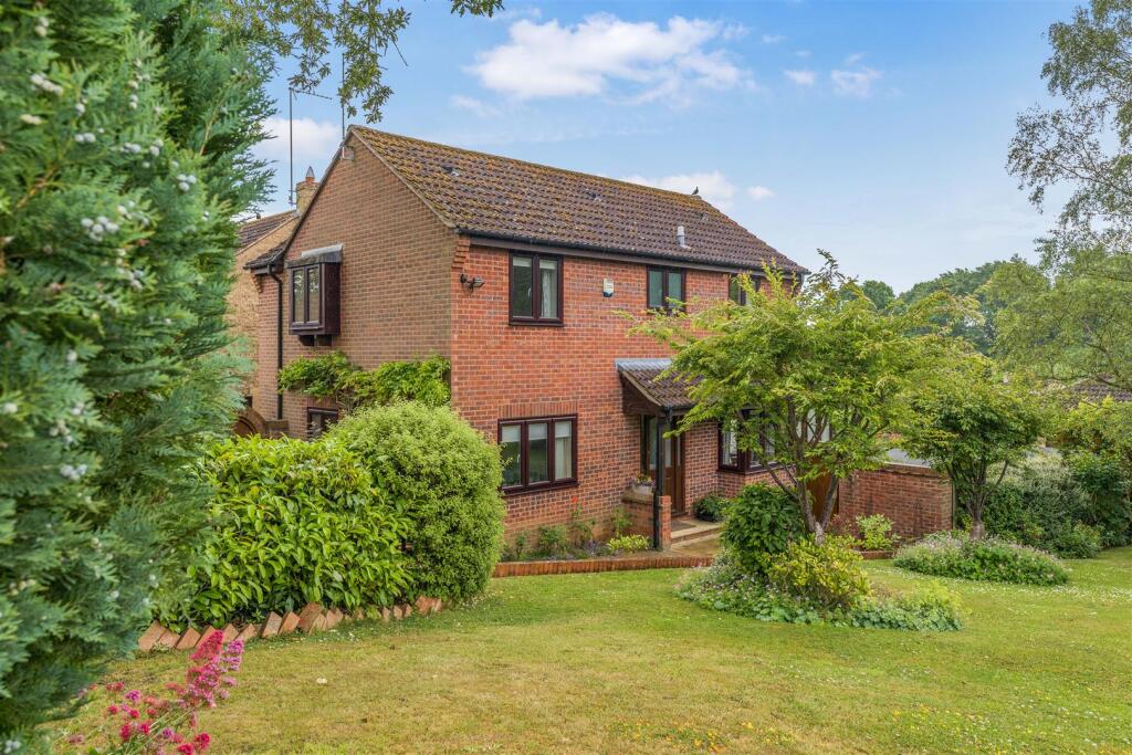 31 Foscote Rise -1.jpg