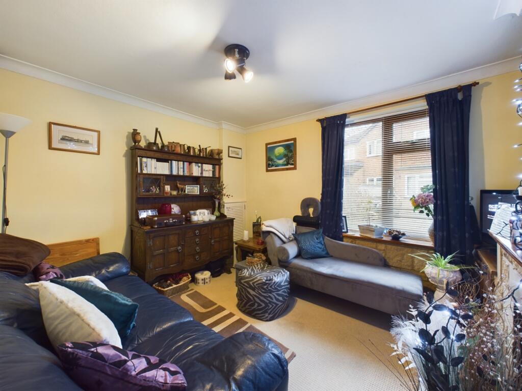 CAM01740G0-PR0331-STILL010