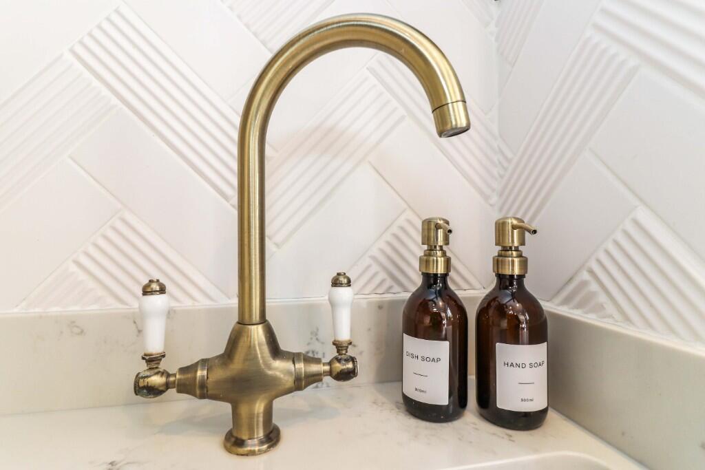 Kitchen/breakfast rm