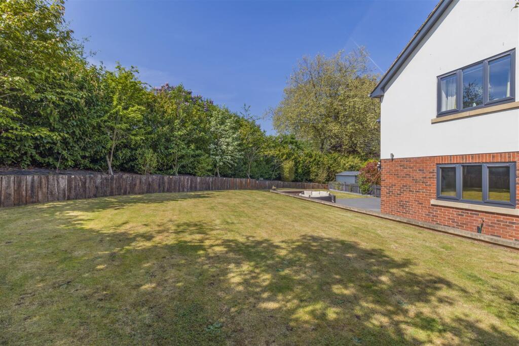 8646070-exterior14.jpg