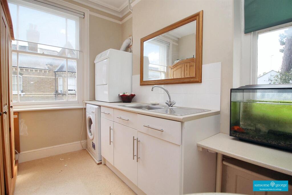 Bedroom 2 Dressing/Laundry Room