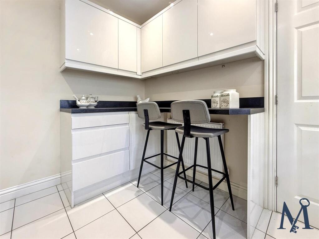 Modern Breakfast Kitchen